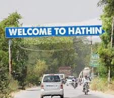 सरकारी प्रतिबंध आदेशों के तहत दुकानों को बंद कराने गए पालिका सचिव और स्टाफ के ऊपर किया गया हमला