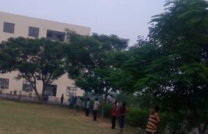 आयुष विभाग द्वारा तनाव मुक्ति के लिए क्वारेंटाइन सेंटर में किया योग कार्यक्रम