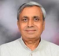 हरियाणा में टिड्डी दल ने किया प्रवेश,सूचना मिलते ही गांव में पहुंचे कृषी मंत्री,जानियें किसानों से क्या कहा….