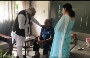 जानें – सीएम खट्टर ने अभिनेता सुशांत राजपूत के पिता के आंसू पौछते हुए क्या कहा