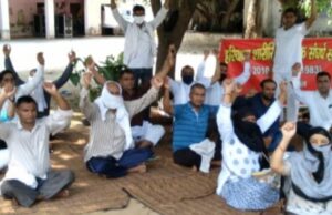 बर्खास्त शारीरिक शिक्षकों का क्रमिक अनशन रहा जारी