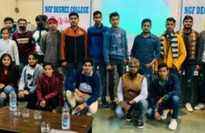 कार्यशाला में विद्यार्थियों का मार्गदर्शन किया