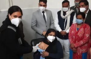 पलवल में वैक्सीनेशन कार्यक्रम की शुरुआत के साथ घोटाले की छाया