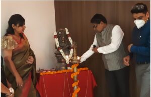 सरस्वती महाविद्यालय campus-2 में डॉक्टर्स डे के अवसर पर राजकीय डॉक्टरों को किया गया सम्मानित