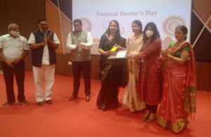 चिकित्सक दिवस पर डॉक्टरों को किया सम्मानित