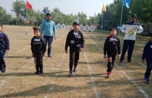 खेल प्रतियोगिता में नन्हे बच्चों ने दिखाई प्रतिभा