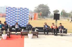 कृषि मेले में किसानों के लिए स्टाल लगाकर किया जागरूक