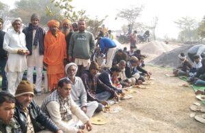 गणतंत्र दिवश व बसंत पंचमी के अवसर मानपुर गांव में विशाल भंडारे का आयोजन