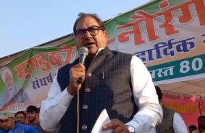 मिंडकोला धरने का समर्थन करने पहुंचे इनैलो नेता अभय सिंह चौटाला