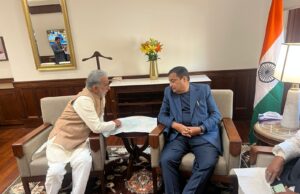 जेवर-फरीदाबाद राजमार्ग पर मोहना गांव में उतार-चढ़ाव को लेकर केंद्रीय मंत्री नितिन गडक़री से मिले -गुर्जर