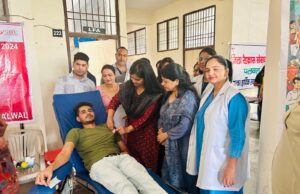 विश्व रक्तदाता दिवस के मौके पर रेडक्रॉस ने लगाया रक्तदान शिविर