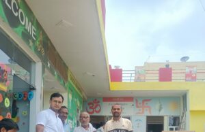 पंचवटी प्ले स्कूल में सेवा का संदेश: बुजुर्गों और दिव्यांगों को ALIMCO ने बांटे सहायक उपकरण